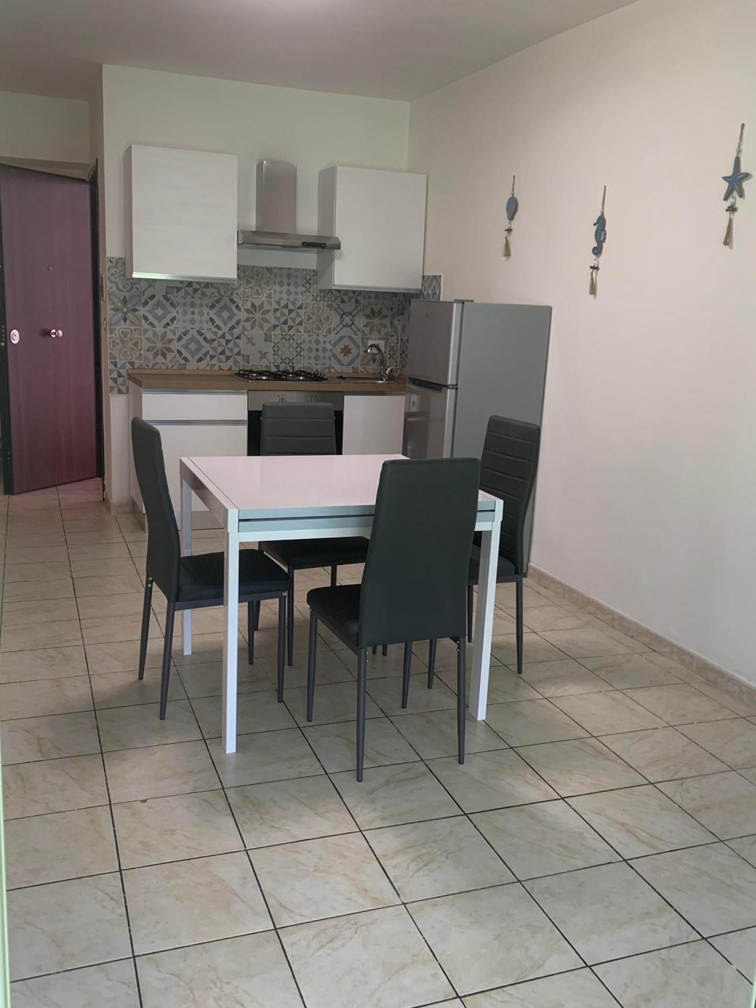 Ippocampo Alba E Tramonto Al Giardino Duepuntozero Apartment Екстериор снимка